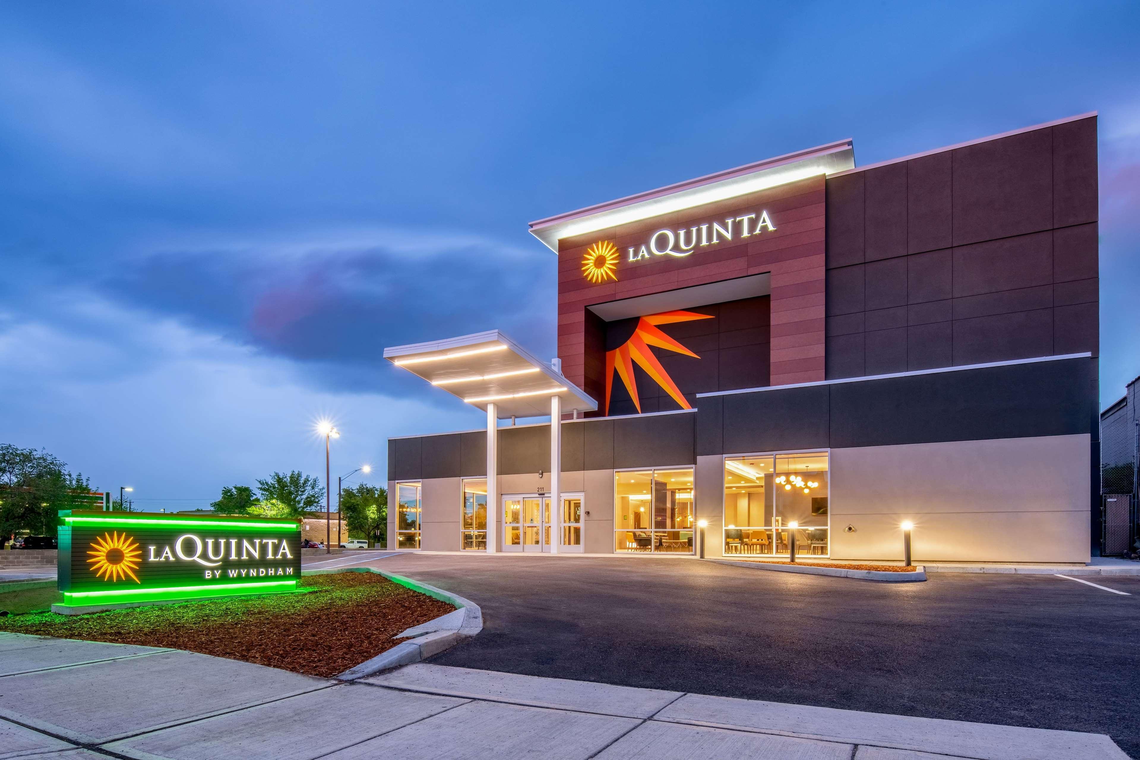 La Quinta Inn & Suites By Wyndham Spokane Downtown Exterior photo
